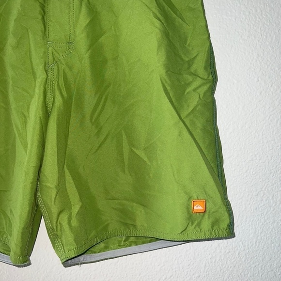 Men's Quiksilver Green Board Shorts size 31 waist - Picture 3 of 5